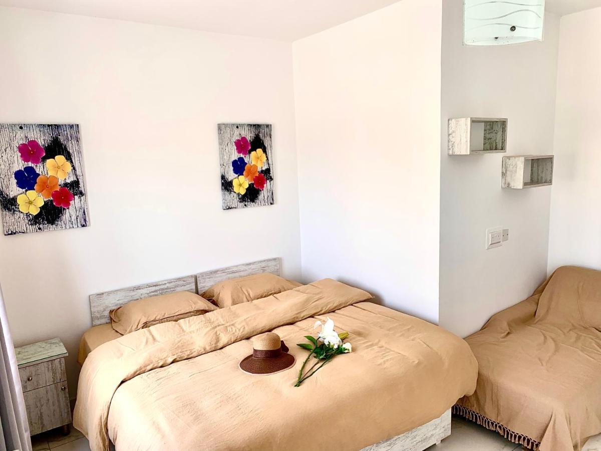 Private Bedroom With Balcony In A Shared Apartment At The Bay Of Xlendi Zewnętrze zdjęcie