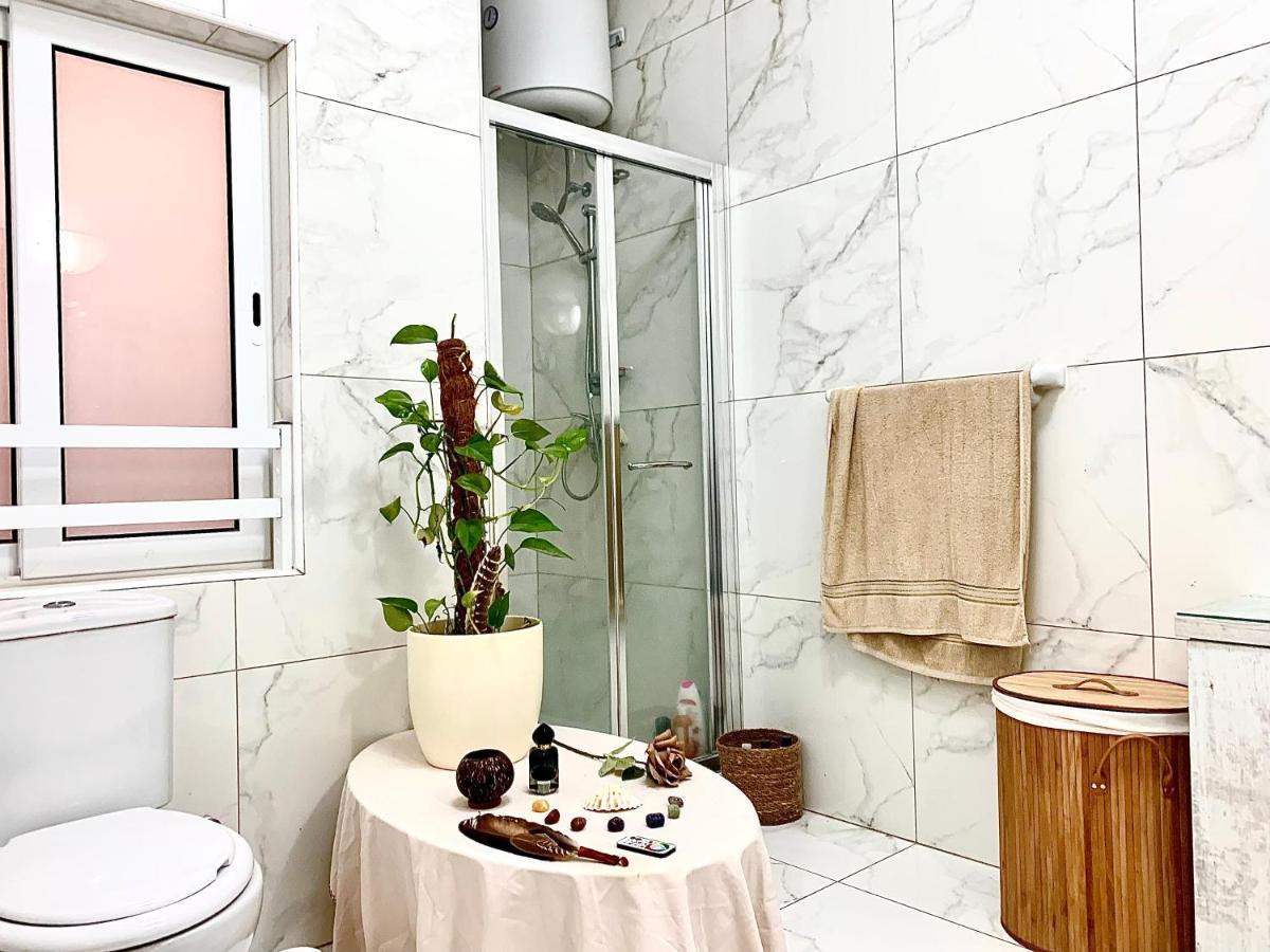 Private Bedroom With Balcony In A Shared Apartment At The Bay Of Xlendi Zewnętrze zdjęcie